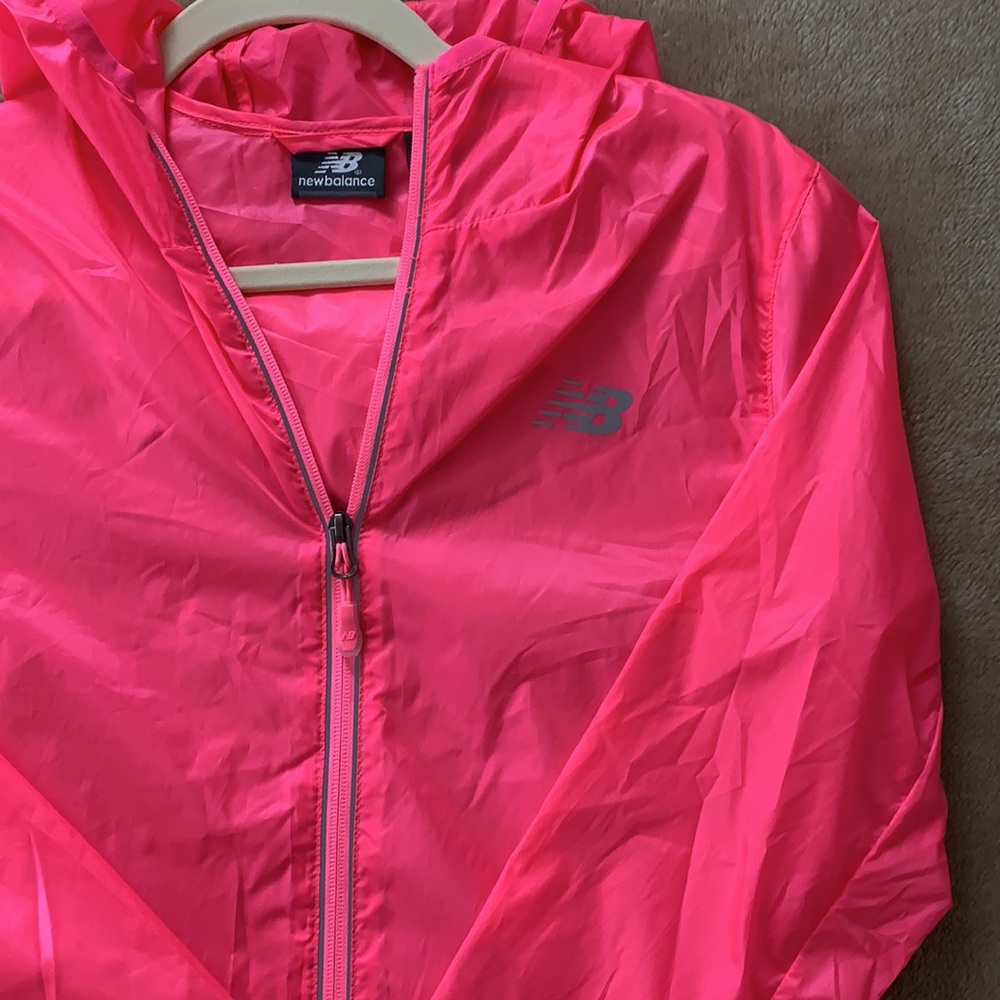 New Balance Wind Breaker Shell - Picture 2 of 7